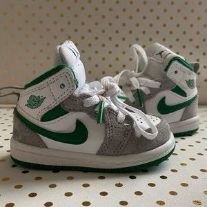 Air Jordan Retro 1 Mid SE